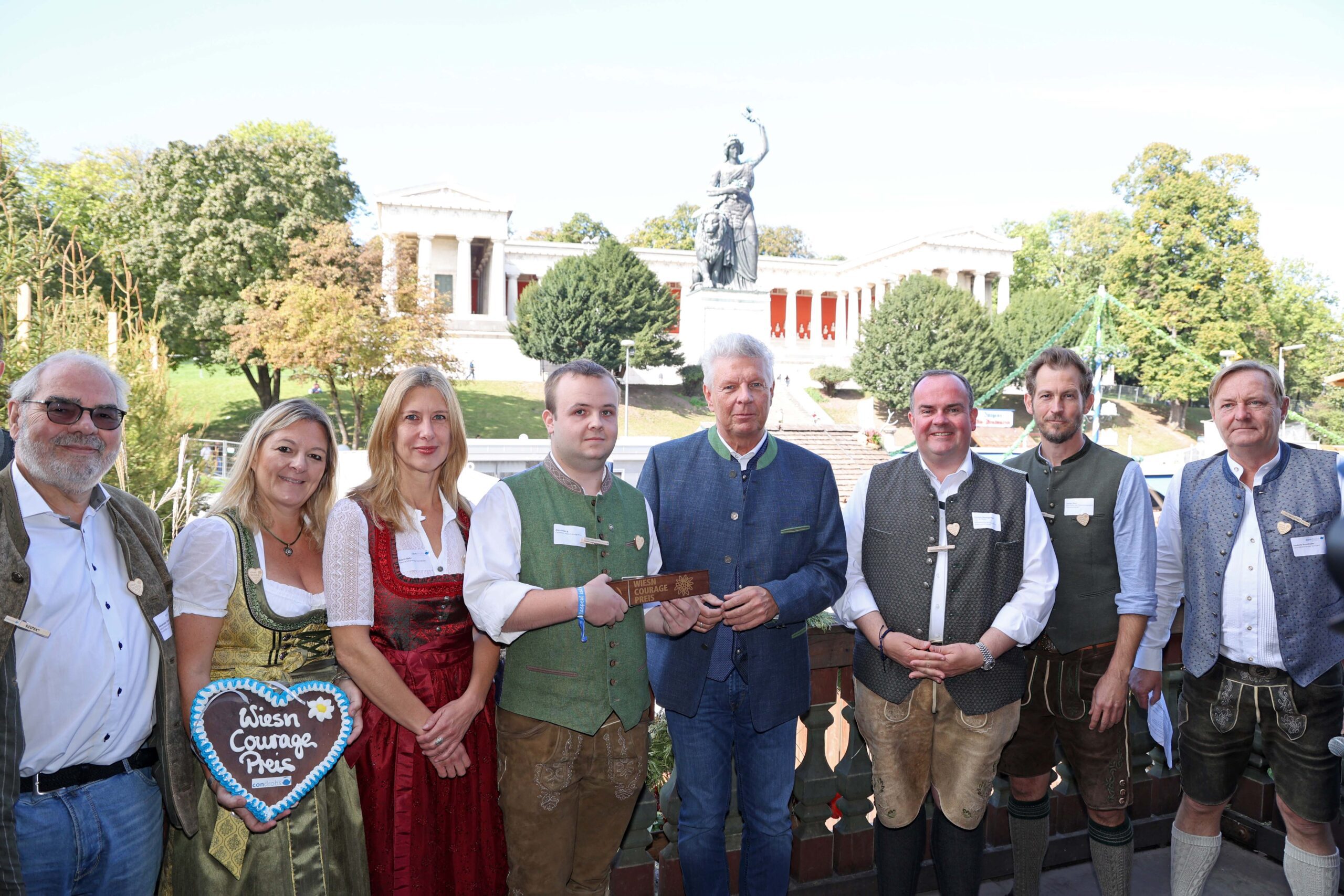 wiesn-courage-preis-2023_9798__Fotocredit_Michael_Nagy