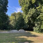 Social Day bei Condrobs: Aspen-Team stellt Beachvolleyballplatz einer Jugendwohngemeinschaft wieder her